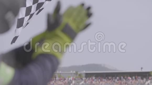 格牌赛马旗视频的预览图