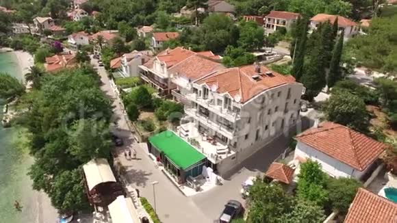 位于黑山科托尔湾海岸的精英酒店空中浅滩视频的预览图
