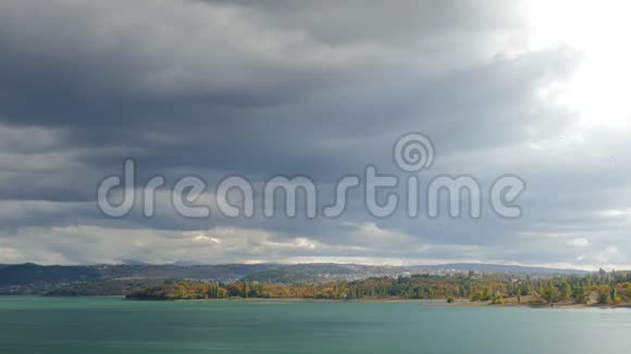 山湖全景景观视频的预览图