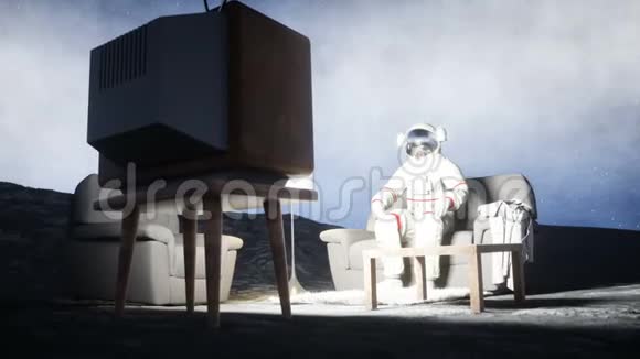宇航员在月球上回家看电视现实的4k动画视频的预览图