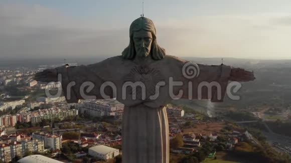 葡萄牙圣克里斯托里奥赖伊基督圣所的空中鸟景视频的预览图