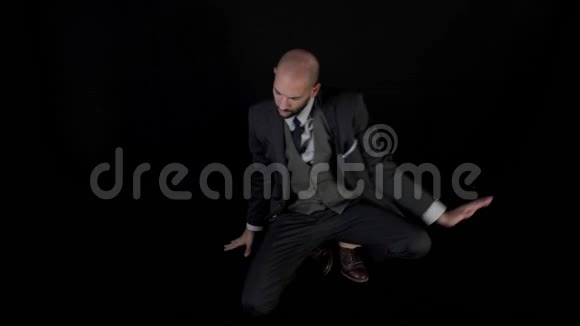 男舞舞者运动娱乐编舞视频的预览图