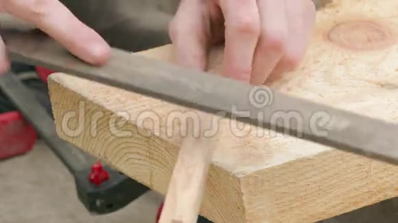 打磨木板收口视频的预览图