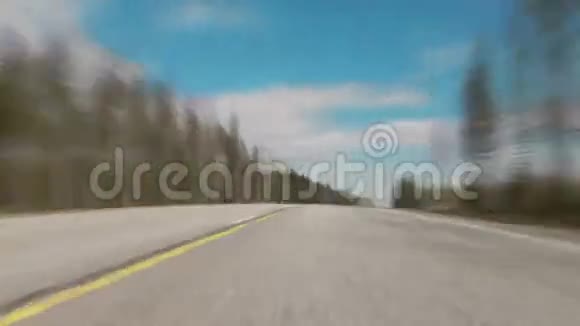 快速模糊驾驶过高速公路视频的预览图