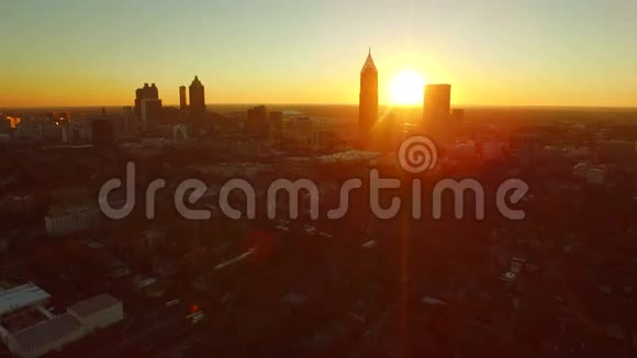 亚特兰大空中城市景观日落视频的预览图