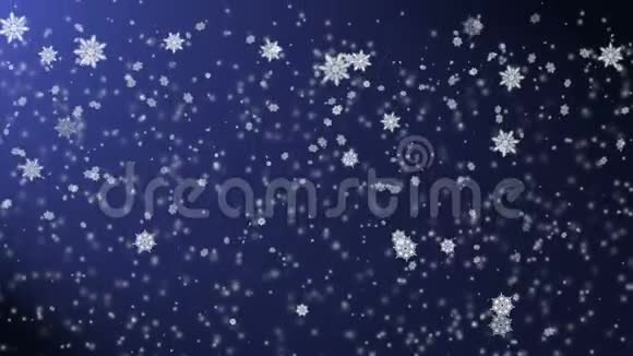 白雪从夜空中飘落下来节日背景是降雪视频的预览图
