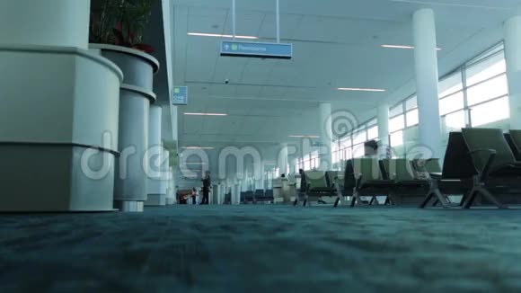 机场候机室及登机口标志视频的预览图