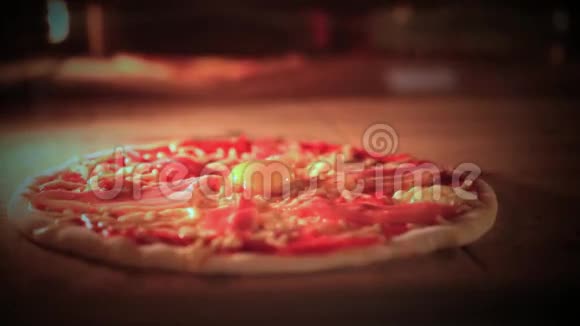 意大利披萨烘焙的时间推移速度视频的预览图