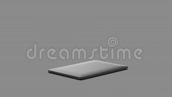 笔记本电脑与空白屏幕隔离在灰色背景全部集中4K视频的预览图