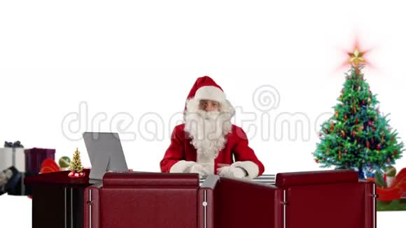 圣诞老人和白人谈话股票录像视频的预览图