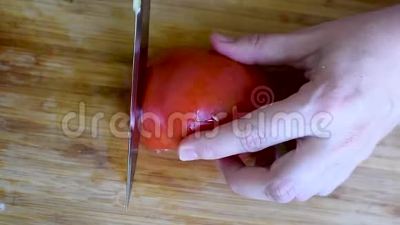 中号红熟番茄沙拉的制作视频的预览图