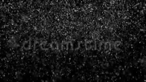 降雪背景是否孤立在黑色卢马冰上雪落的无缝环形背景10岁视频的预览图