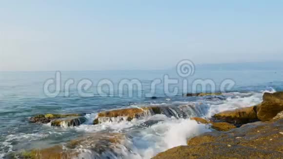 黑海的石头海岸视频的预览图