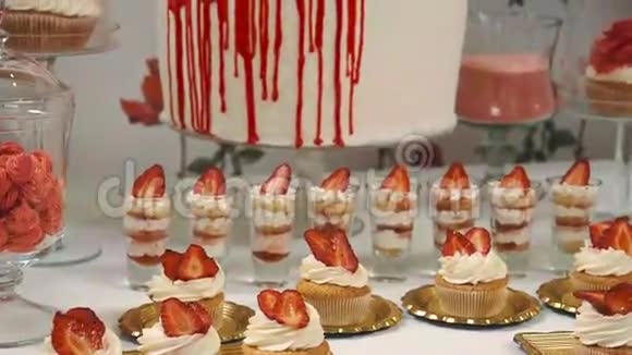甜蜜的桌子套皮罗珍诺克糖果产品视频的预览图