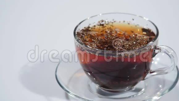 茶是用杯子冲泡的视频的预览图