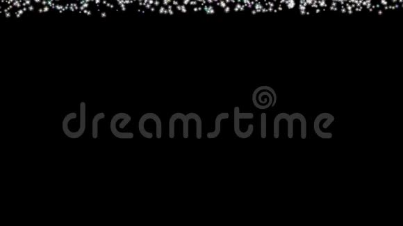 黑色背景上飘着闪亮的雪花流星星空视频的预览图