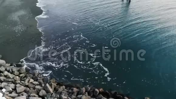 阿拉斯加海滩水视频的预览图