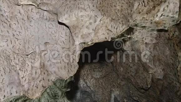 罗马尼亚波洛瓦吉洞穴的内部视频的预览图