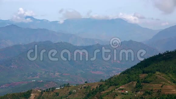雄伟的喜马拉雅山山景视频的预览图