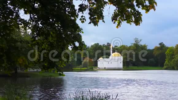 圣彼得堡TsarskoyeSelo普希金湖和公园俄罗斯视频的预览图