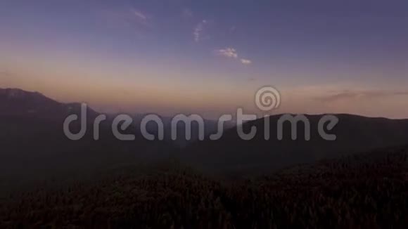 日落过山路视频的预览图