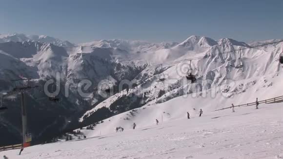 奥地利的滑雪电梯视频的预览图