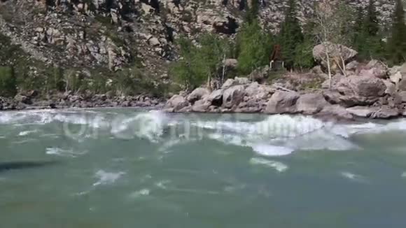 卡屯河上美丽的伊尔古门斯基门槛视频的预览图