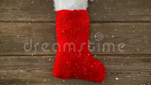 降雪与圣诞袜装饰视频的预览图
