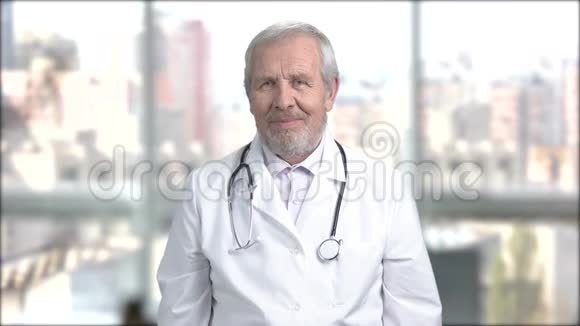 专业医生提供药物药片视频的预览图