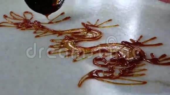 中国民间工艺品糖画视频的预览图