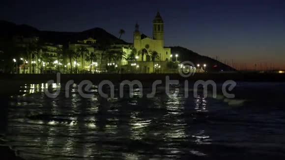 教堂与大海之夜视频的预览图