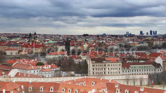布拉格城市景观与查尔斯桥视频的预览图