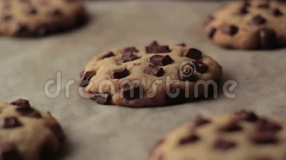 巧克力芯片美国饼干后烤箱视频的预览图