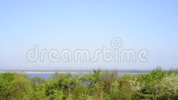 卢宾到Szczecin泻湖的青山景色视频的预览图