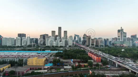晚上在北京建外SOHO大厦视频的预览图