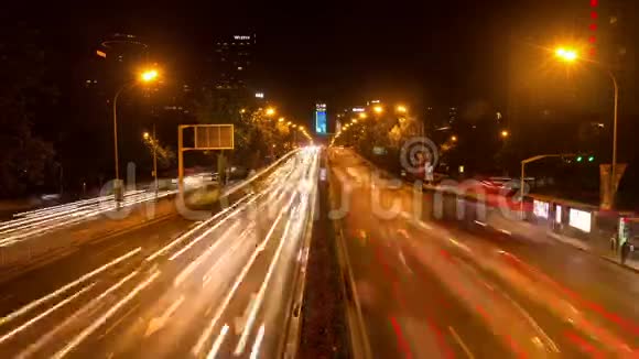 俯瞰北京燕莎天桥上的交通视频的预览图