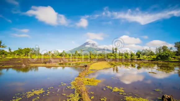 MayonVolcano是比科尔地区阿尔拜省的一个活跃的平流层火山位于布科尔州吕宋岛视频的预览图
