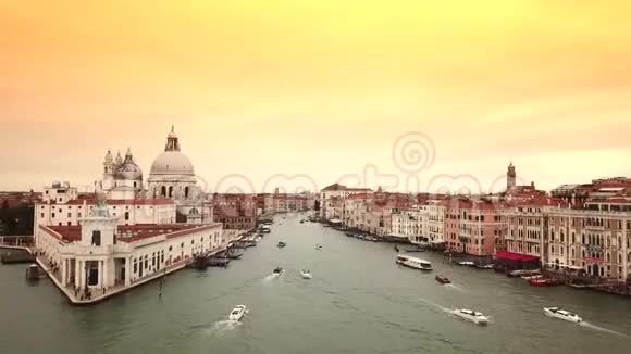 无人机视频意大利威尼斯的空中景观视频的预览图