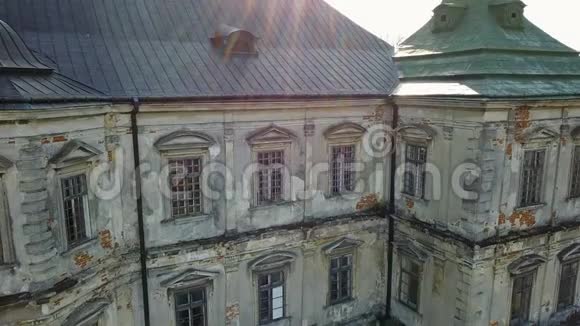 古老的皮迪奇斯城堡乌克兰古堡的建筑元素视频的预览图