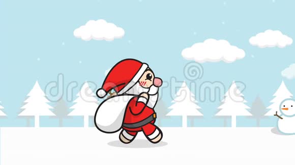 圣诞老人动画无缝循环卡通圣诞老人带着礼物包走在雪林里带着冬天的风景视频的预览图