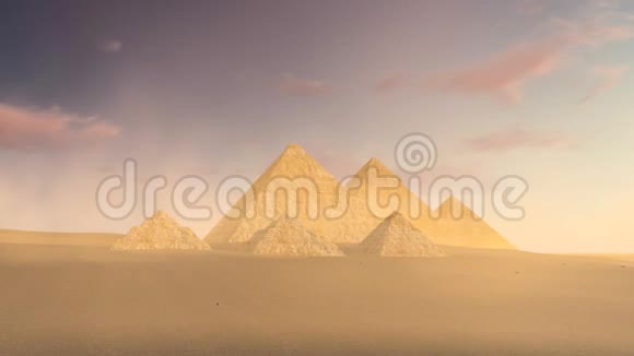 黄昏时分吉萨大金字塔上空乌云密布视频的预览图
