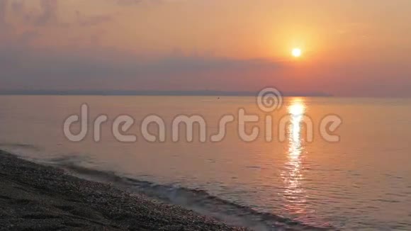 日落时的地中海海岸视频的预览图