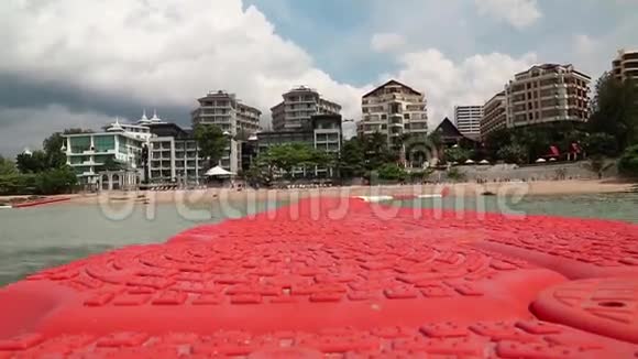 泰国芭堤雅暹罗湾岸边的建筑物视频的预览图