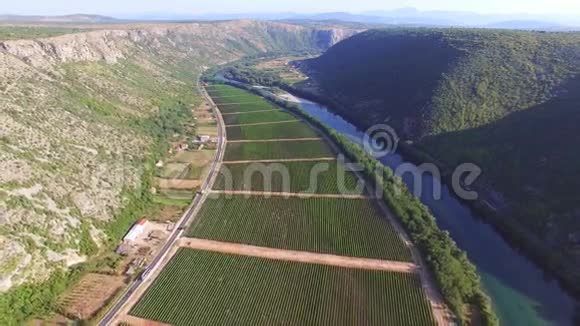 波斯尼亚峡谷的壮观景色视频的预览图