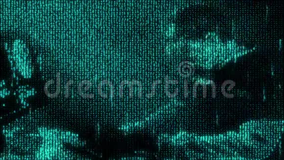 黑客在电脑上工作代码在黑暗的办公室里反射着他的脸视频的预览图