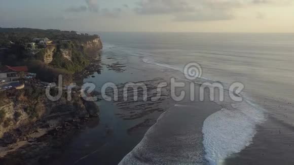 海边的悬崖视频的预览图