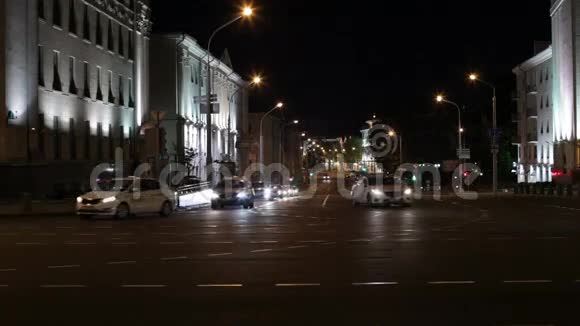 夜间城市交通视频的预览图