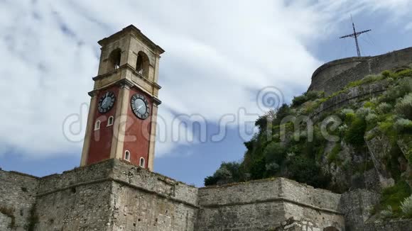 希腊科孚岛Kerkyra市的老威尼斯堡垒钟楼视频的预览图