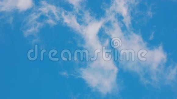 蓝天中的白云视频的预览图