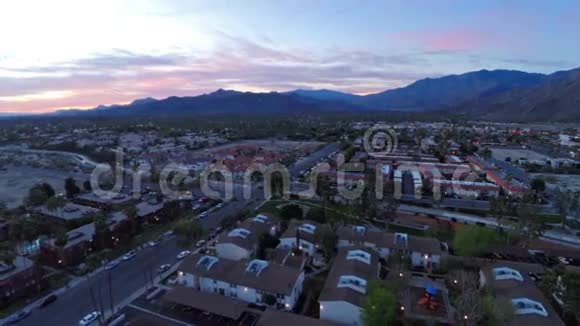 空中加州棕榈泉视频的预览图